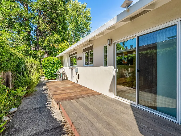 Side deck off Den/Office/5th Bedroom