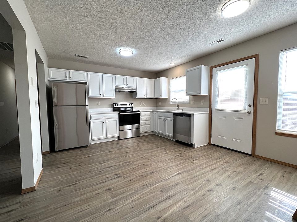 1st image of 2425 E Conquest St