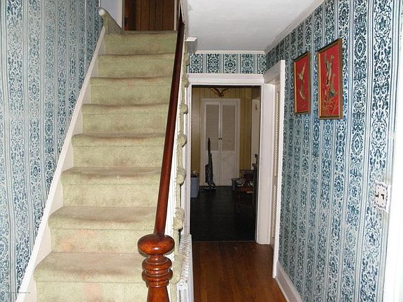 3rd image of 76 Bentley St