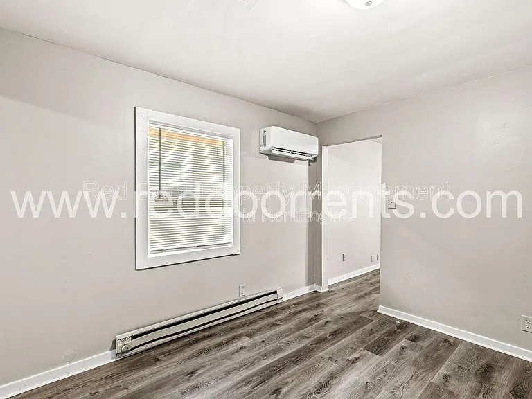 970 Edgemont Ave — Photo 9