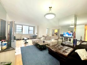 200 E 58th St