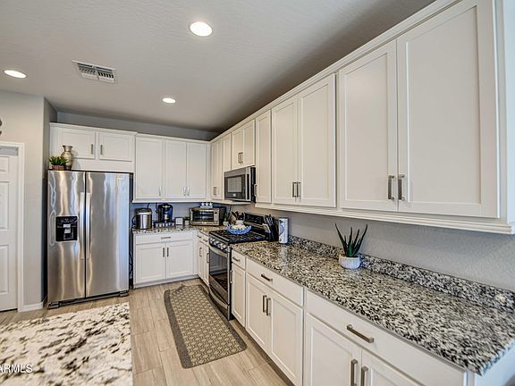 4th image of 25906 W HORSHAM Drive
