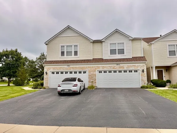1903 Cobblestone Dr, Carpentersville, IL 60110