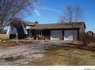 2984 Chelsea Ln, Brighton, IL 62012