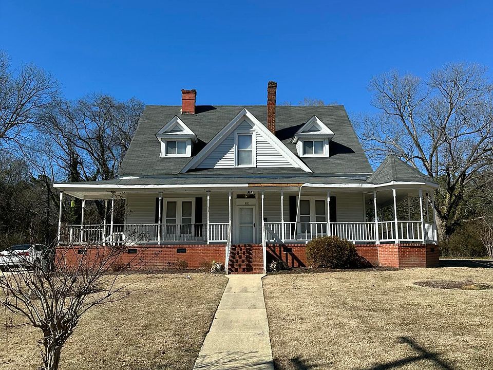 1st image of 802 Elm St