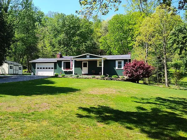 21103 Shore Dr, Meadville, PA 16335
