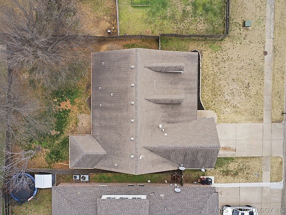 3rd image of 10305 N 115th East Ave