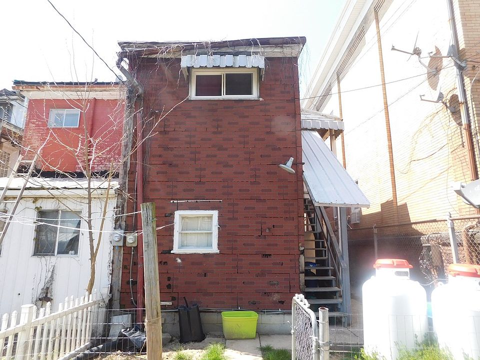 2nd image of 54 Logan St