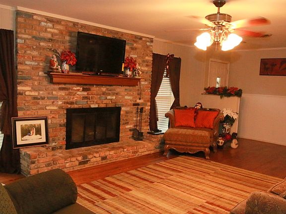 5th image of 106 Wisteria Dr