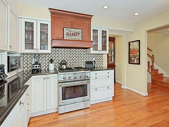 2nd image of 7386 Hallcrest Dr