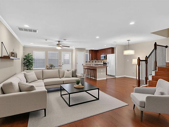 2nd image of 6119 Shadow Isle Ln
