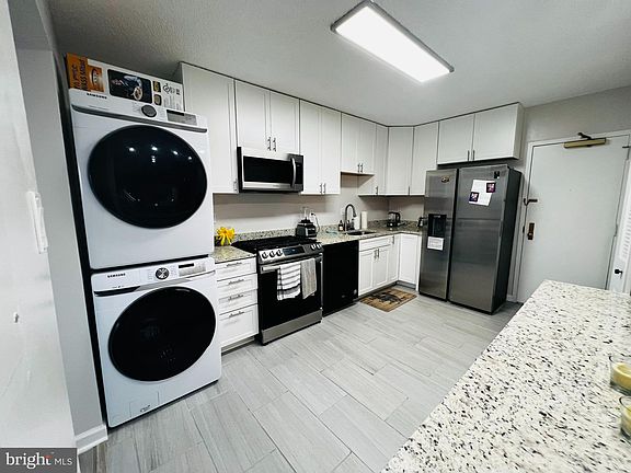 5th image of 3701 S George Mason Dr Unit 2316N