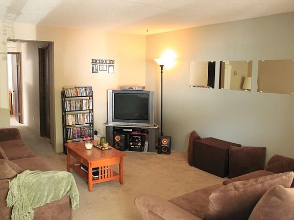 2nd image of 1016 9th St SE APT 11