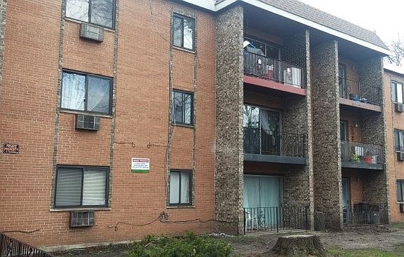 2nd image of 6701 N Ashland Ave #303