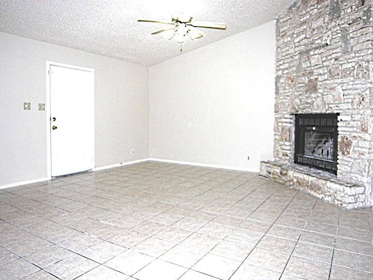 21513 Coyote Trl #B — Photo 5