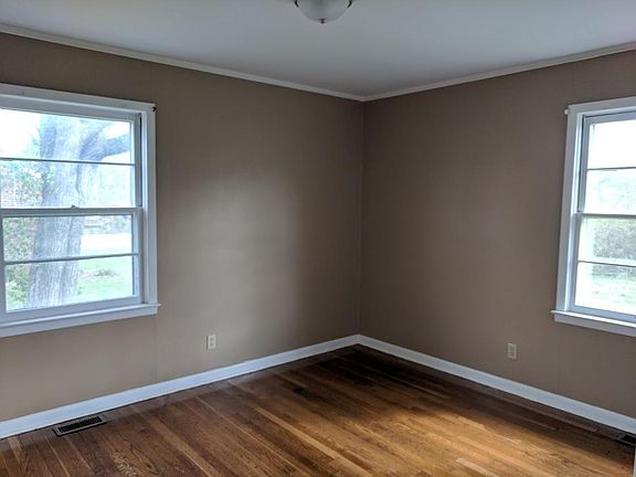 5th image of 106 N Linda Dr