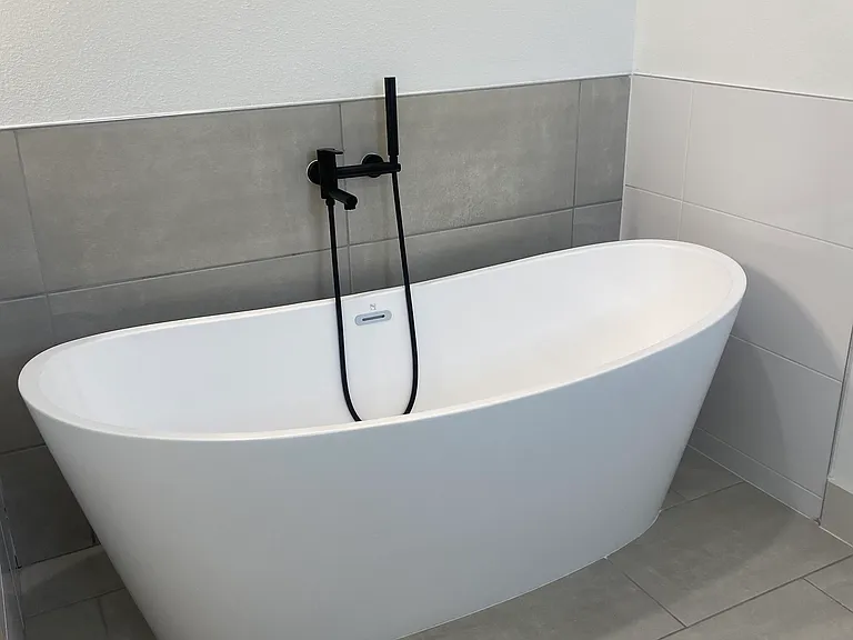 Soaking tub