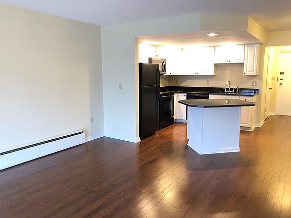 3rd image of 267 Linwood Ave #4D
