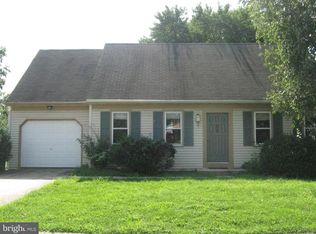 420 Hummingbird Dr, Lititz, PA 17543