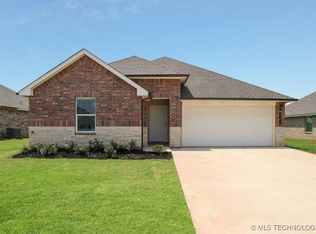 7112 E 155th St S, Bixby, OK 74008
