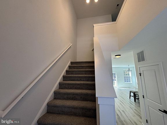 3rd image of 9 Birchwood Ln