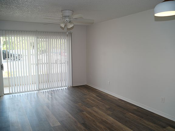 4th image of 6908 Stonesthrow Cir N APT 10101