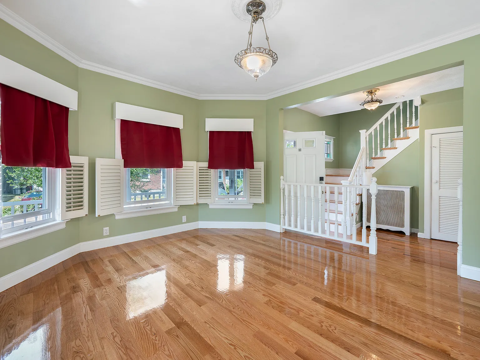 3 bed, 1947 sqft, $3,700 — Photo 2