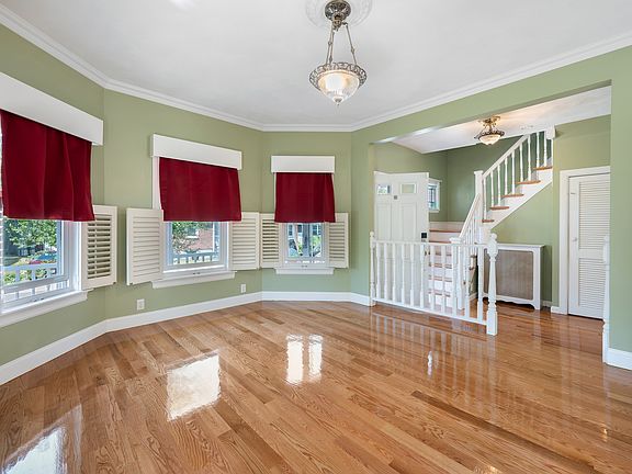 2nd image of 91 Hamden Cir