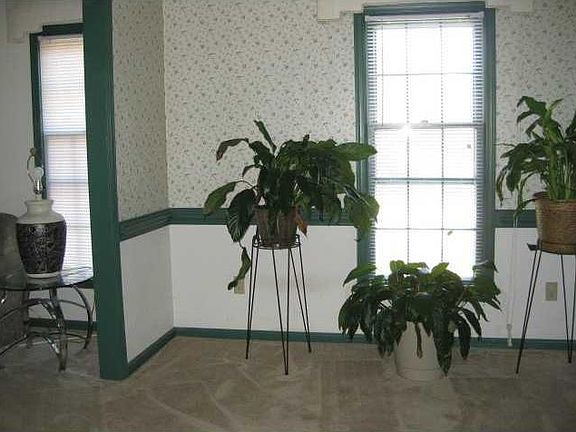 5th image of 1001 Lyndhurst Pl