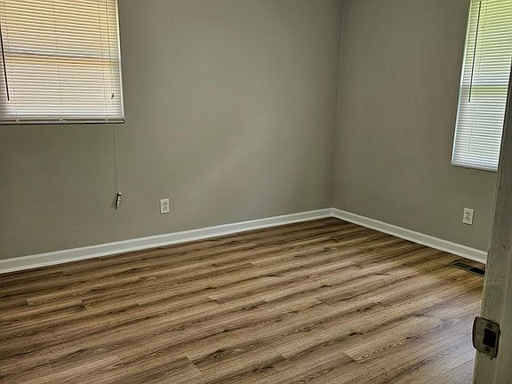 4th image of 8205 Kendrick Rd
