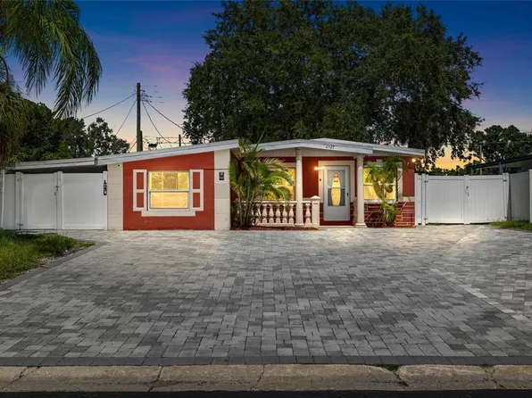 4527 Fountainbleau Rd, Tampa, FL 33634