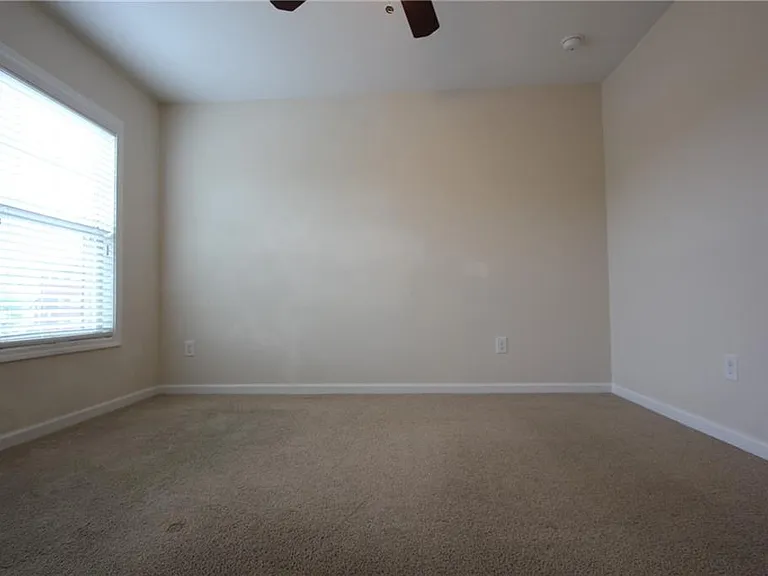 2132 Greencrest Cir — Photo 20