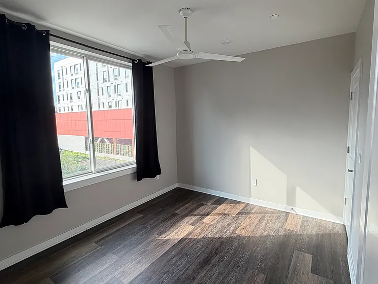 4217 Chestnut St #301 — Photo 7
