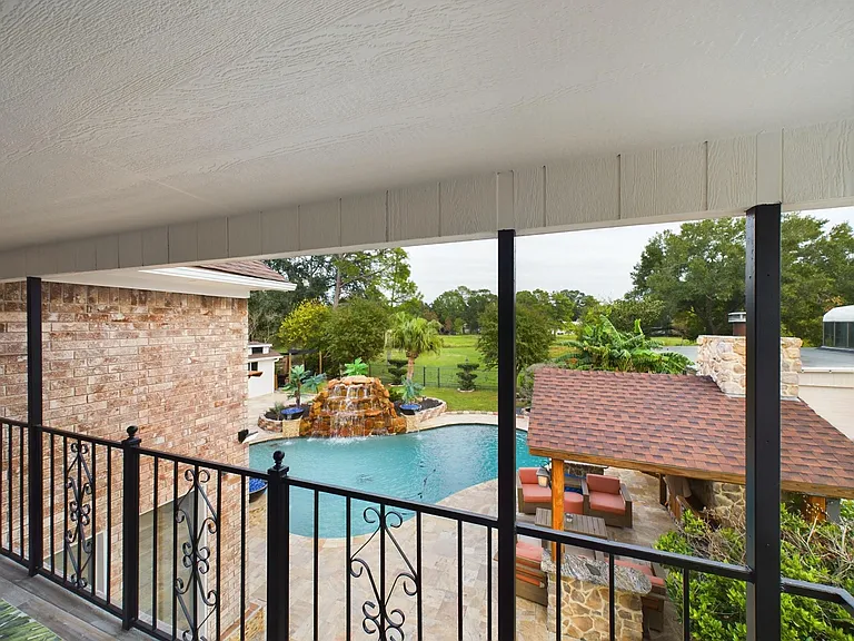 7702 Antoine Dr — Photo 39