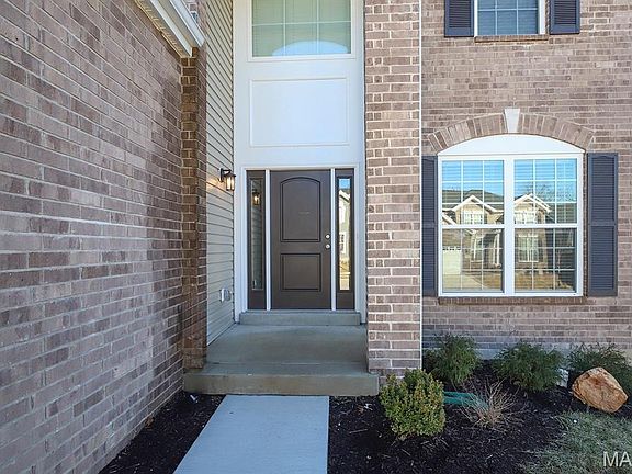 2nd image of 264 Arbors At Bridle Path
