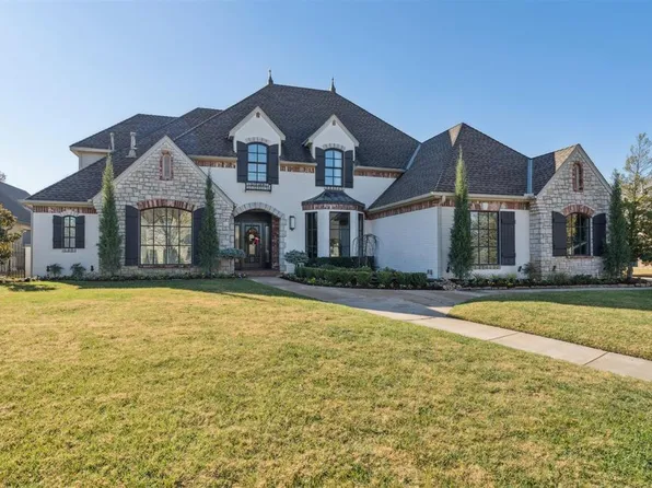 332 Heritage Blvd, Edmond, OK 73025
