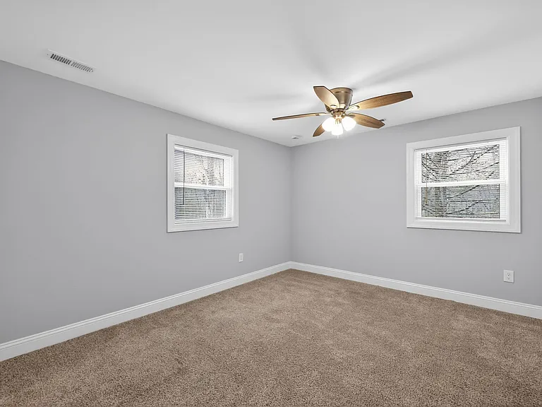 1392 Stokes Rd — Photo 14