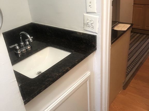 3rd image of 941 W Carmen Ave #E1