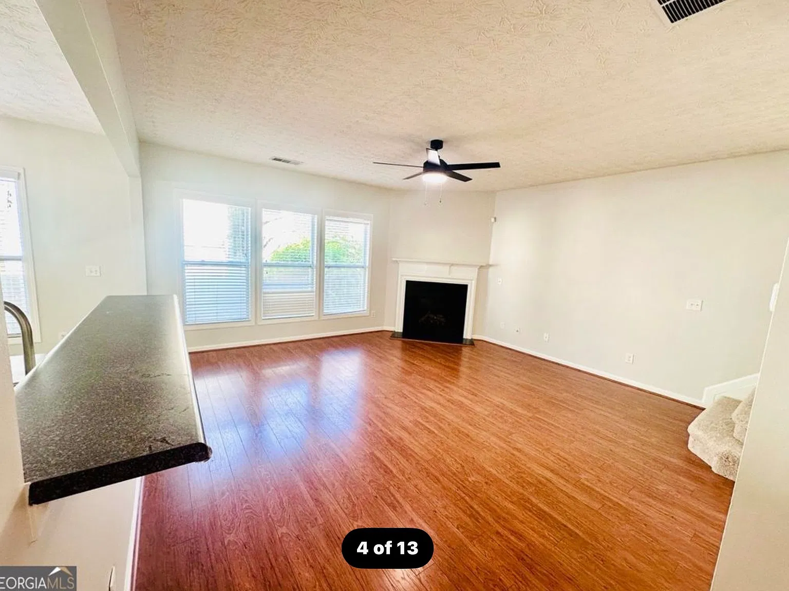 4 bed, 2.5 bath, 3920 sqft, $2,700 — Photo 4