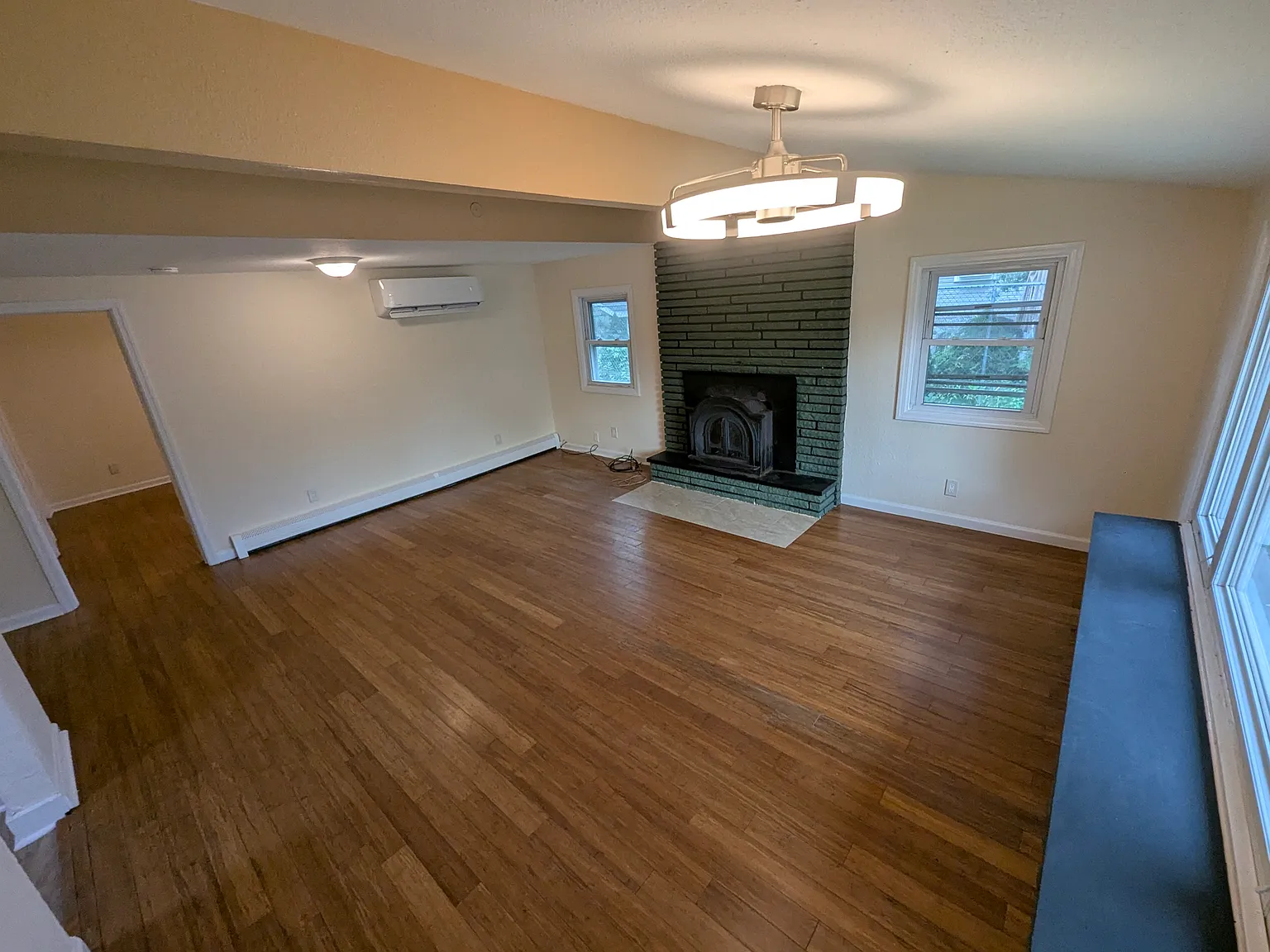 3 bed, 1142 sqft, $3,000 — Photo 3