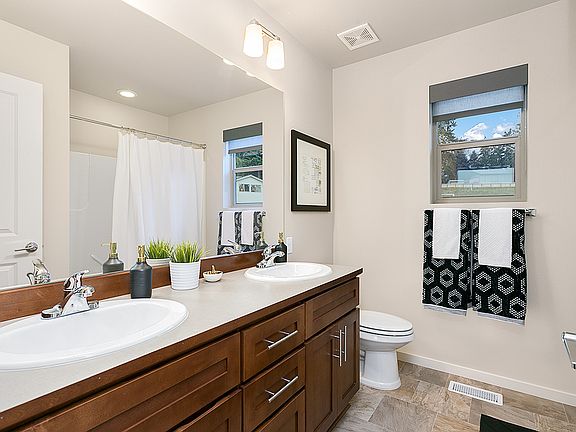 4th image of 8273 31st Street Ct E