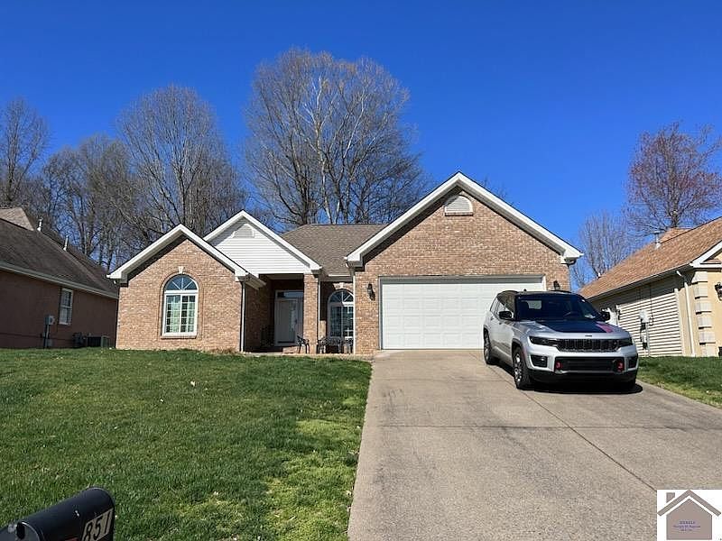 1st image of 851 Aspen Way