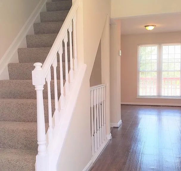 1669 Colonial Way — Photo 3