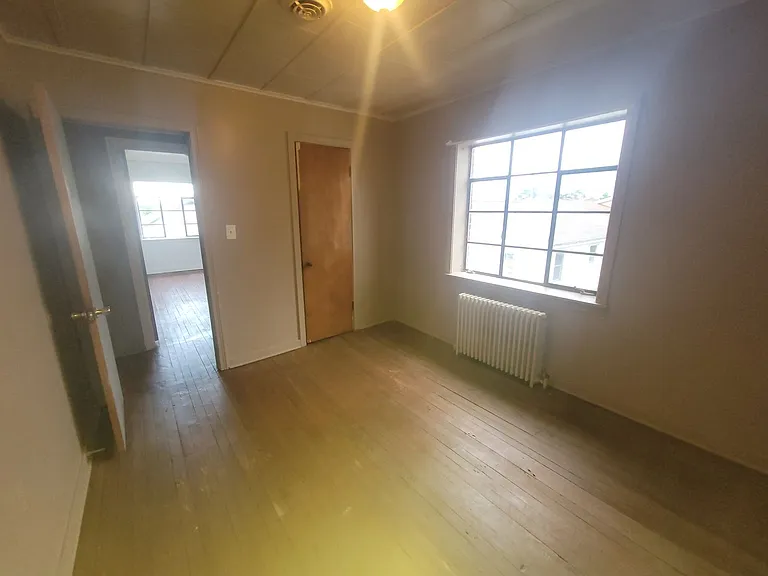 934 Wood St — Photo 5