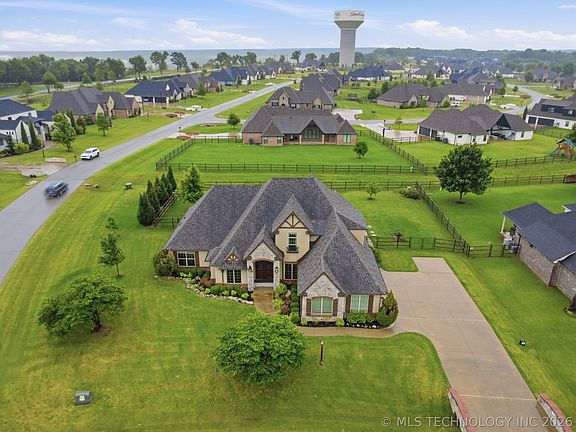 5th image of 6302 N Twin Creeks Dr