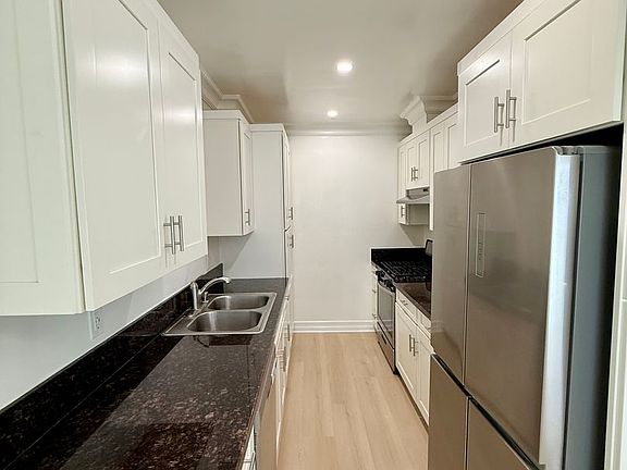 3rd image of 11711 Goshen Ave APT 5