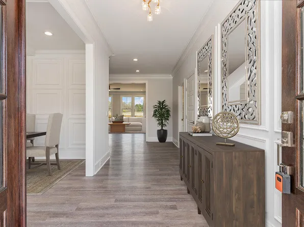 600 Darian Woods Dr, Holly Springs, NC 27540