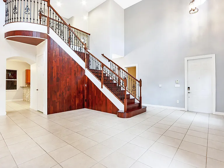1904 Flower Dr — Photo 7