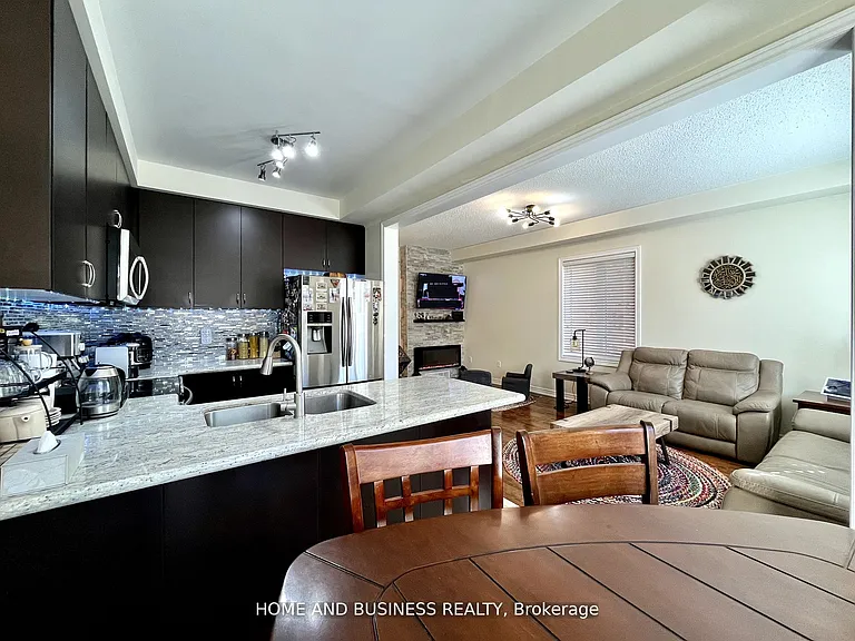 5532 Meadowcrest Ave — Photo 6