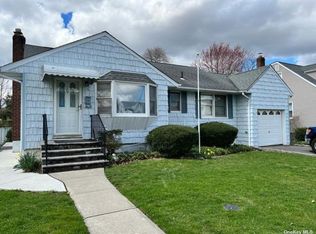 50 N Fordham Rd, Hicksville, NY 11801